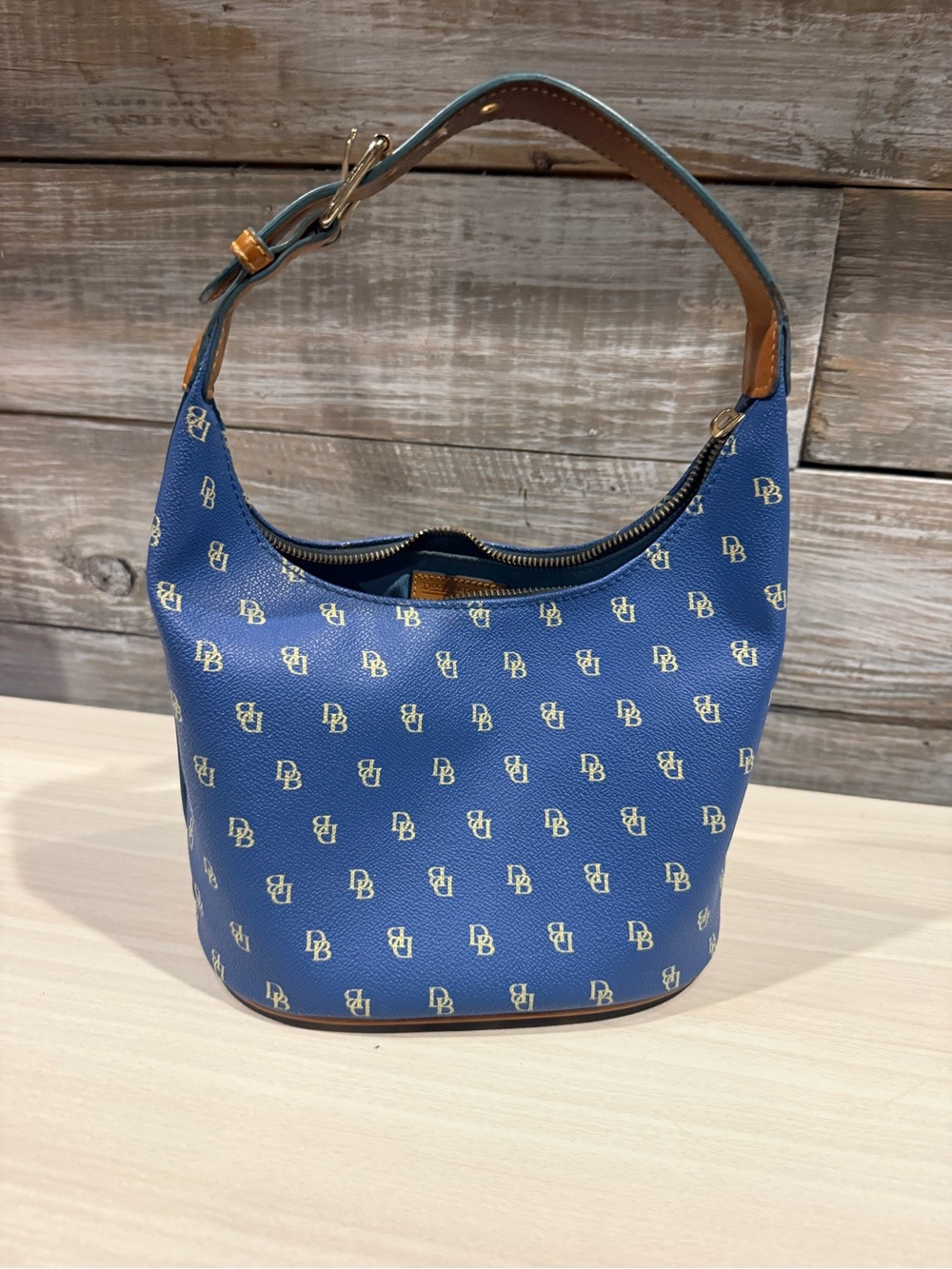 Dooney & Bourke Small Blue Leather shoulder Bag